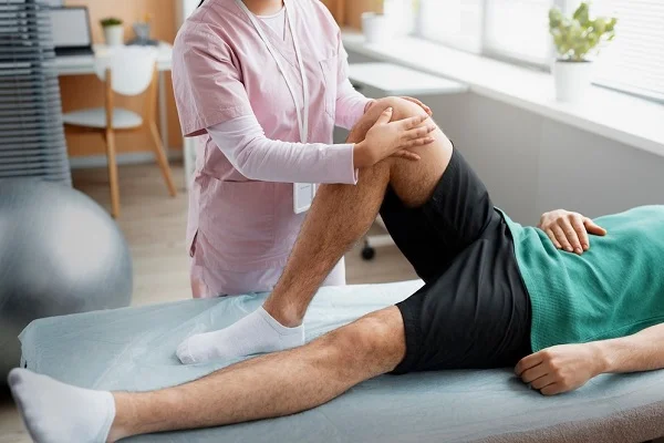 Knee pain physiotherapy in Whitefield